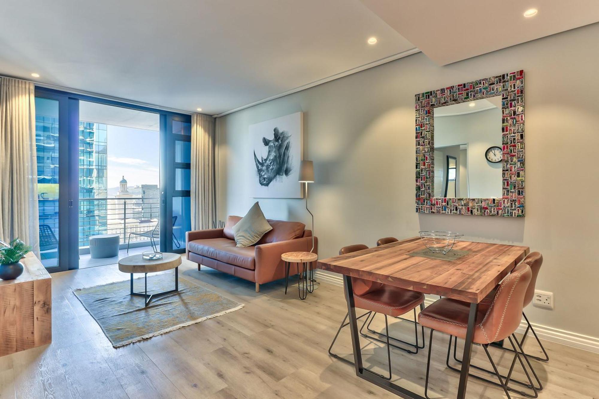 Elegant In The Appartement *