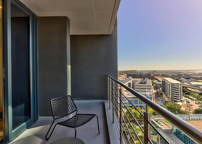 Elegant Apartment In The City