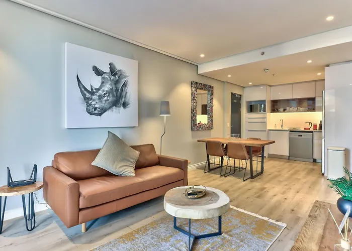 Elegant Apartment In The City